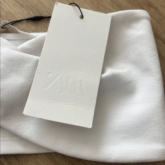 💜NWT💜 Zara Red Twisted Bandeau Top - Picture 2 of 7